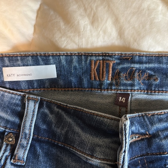 Kut from the Kloth size 14 boyfriend jeans - Picture 4 of 7